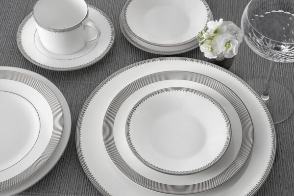 Plateau ovale Wedgwood Vera Wang porcelaine fine 38,5 cm-1